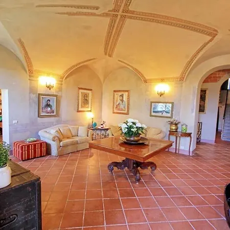 Отель Carola Comfortable Borgo alla Collina
